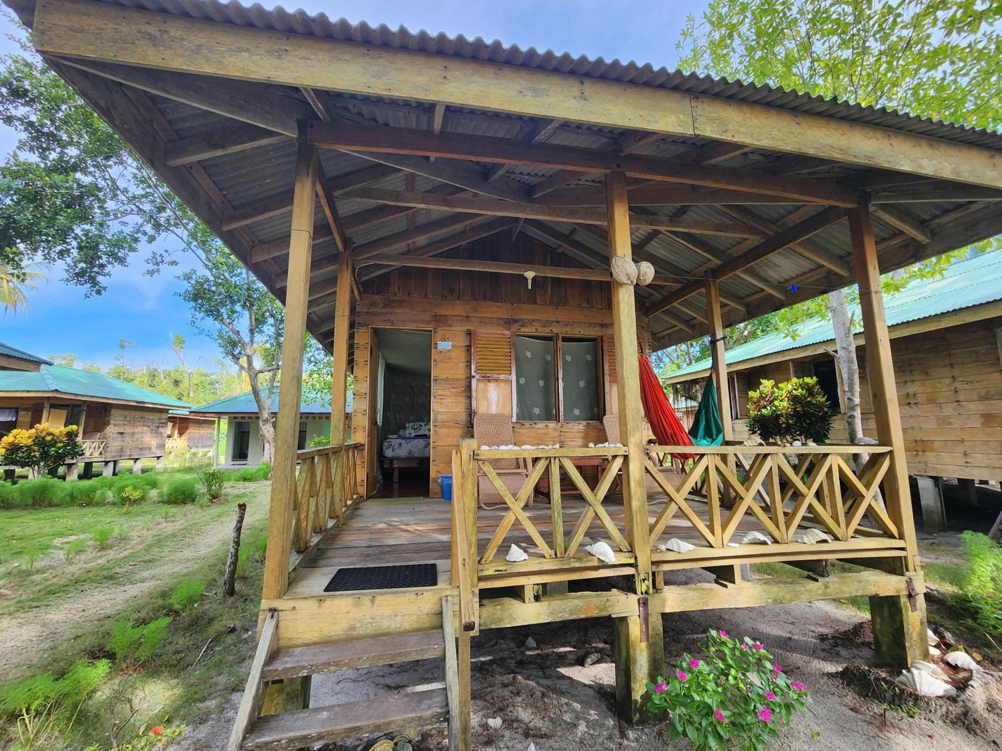 Pulau Palambakbesar Mb Palambak Island Resort Pulau Banyak Aceh Singkil מראה חיצוני תמונה